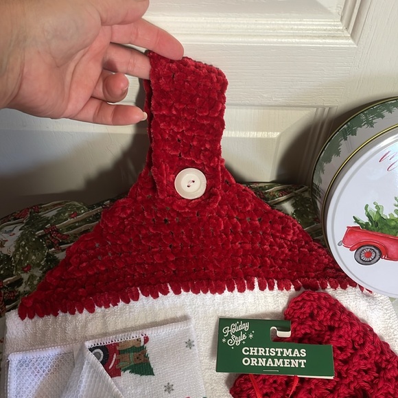 Christmas Kitchen Gift Set Dish Cloth Scrubby Ornament Towel Tin Can Truck Gifts - Picture 6 of 14